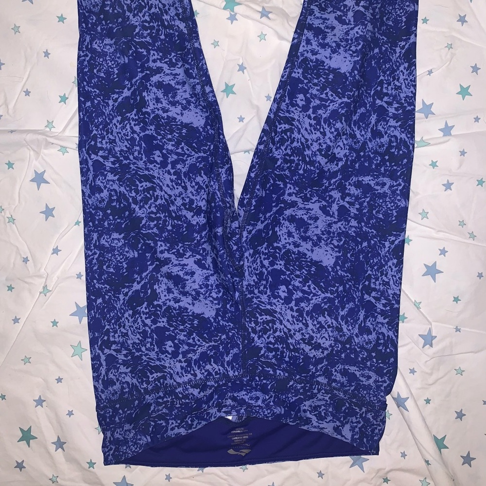 Capri workout leggings in blue and purple